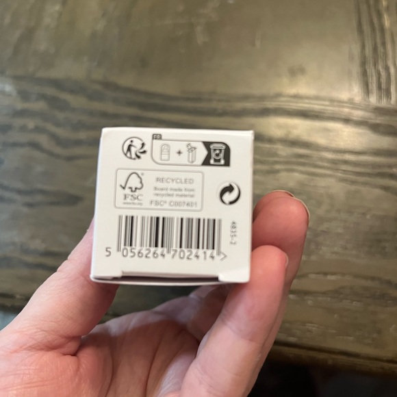 ✨REN Vegan Glow Daily Vitamin C Gel Cream - Picture 3 of 6